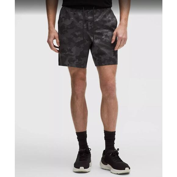 Lululemon Men's Camo Lined Athletic Training Shorts Black Gray  - Size M - Picture 1 of 9